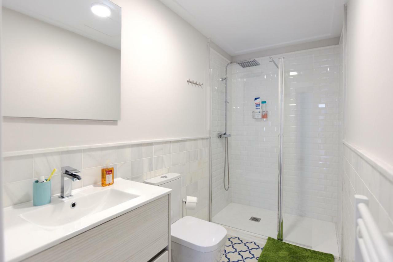 Apartamento De Diseno Con Jacuzzi Privado Granada Exterior photo